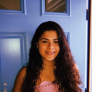 Meet your Posher, Naydine